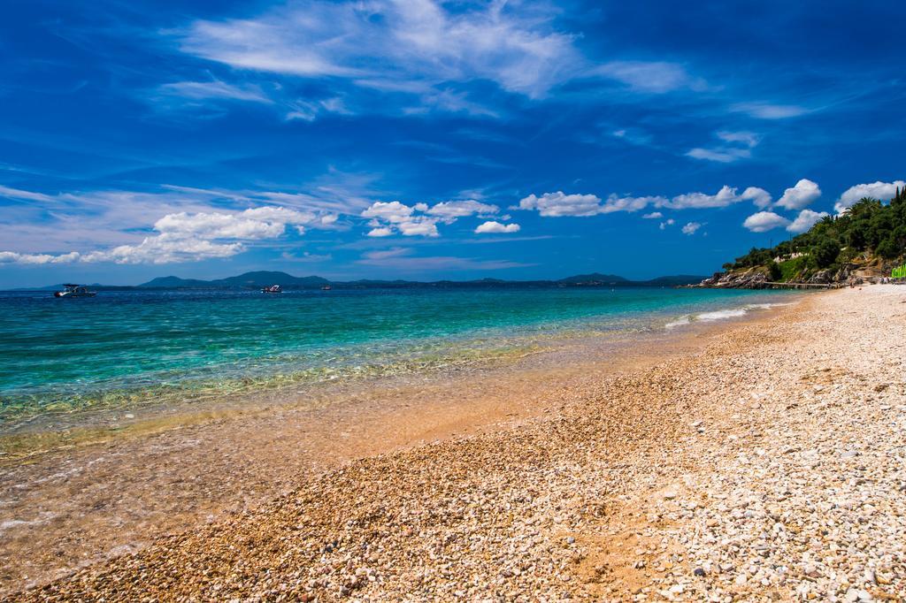 Krouzeri Beach Apartments Nisaki  Rum bild