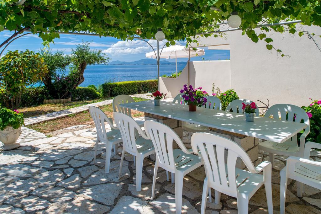 Krouzeri Beach Apartments Nisaki  Rum bild