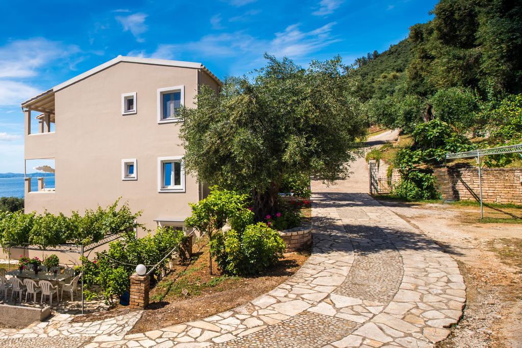 Krouzeri Beach Apartments Nisaki  Rum bild