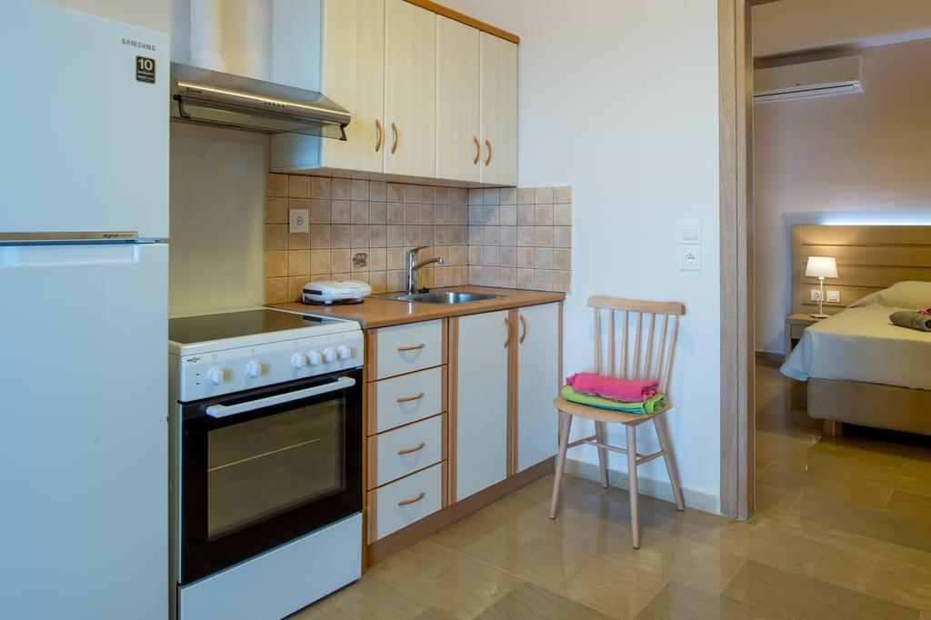 Krouzeri Beach Apartments Nisaki  Rum bild