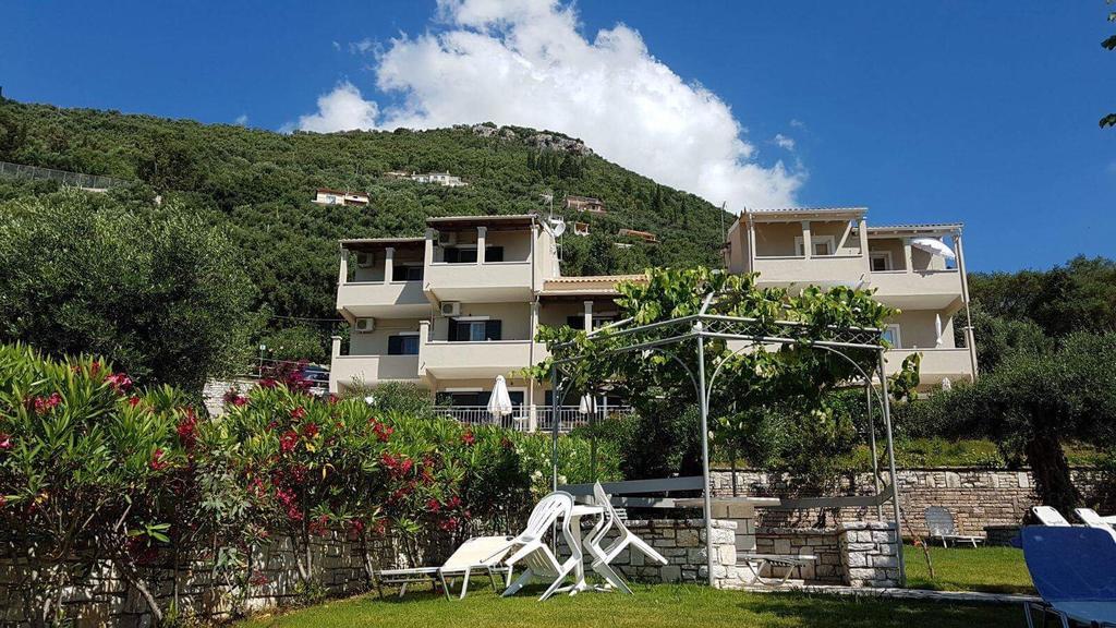 Krouzeri Beach Apartments Nisaki  Exteriör bild